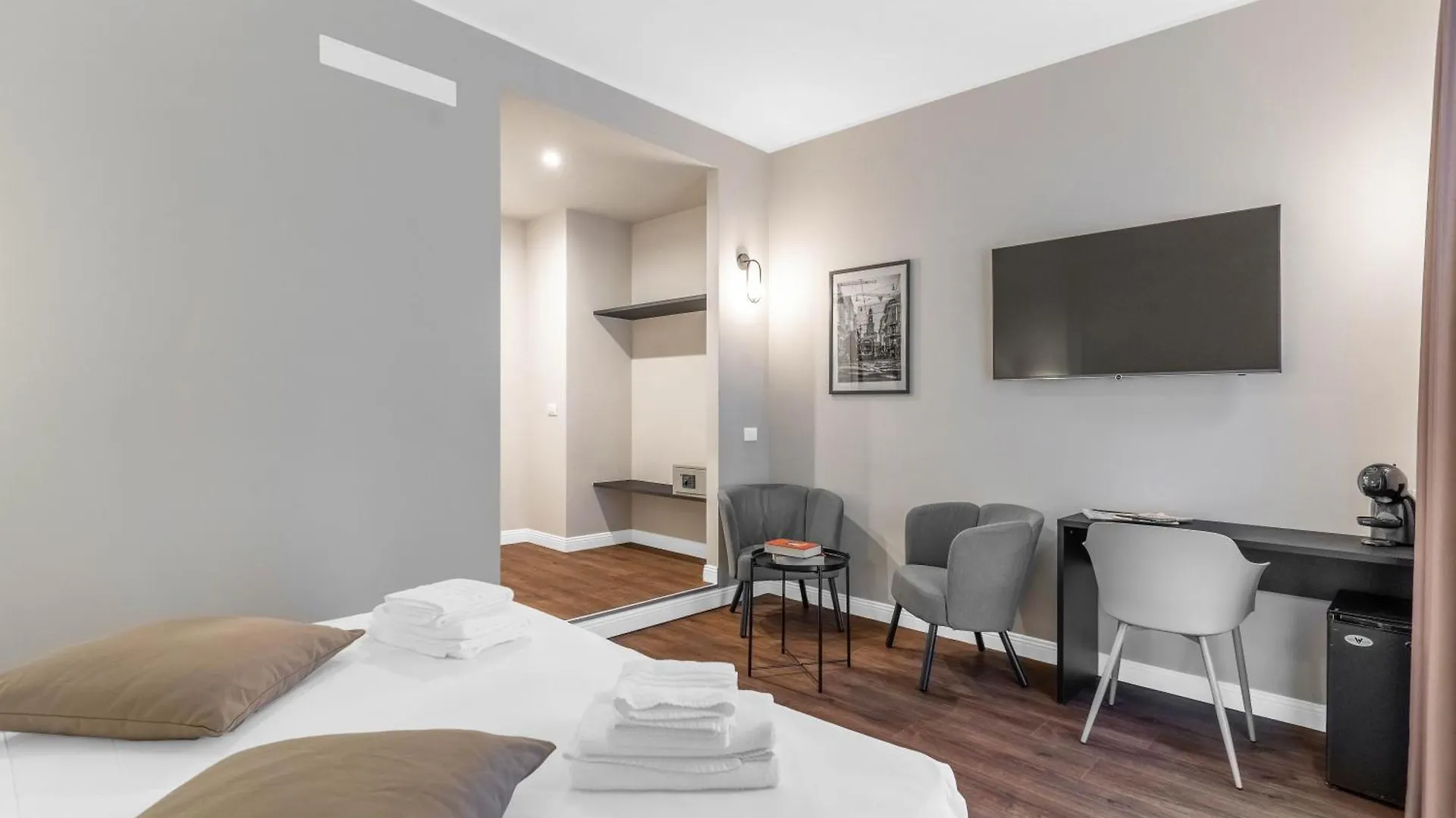 Torriani Suites Foresteria Lombarda Milan 0*,  Italy